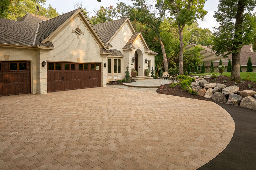 L&R Suburban Landscaping Twin Cities Residential & Commercial Landscaping